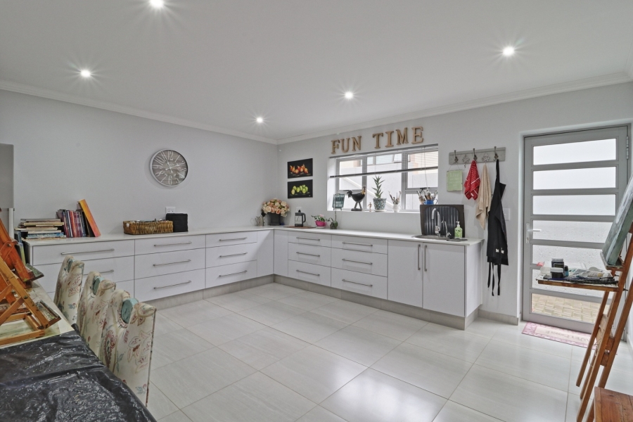 4 Bedroom Property for Sale in Monte Christo Western Cape